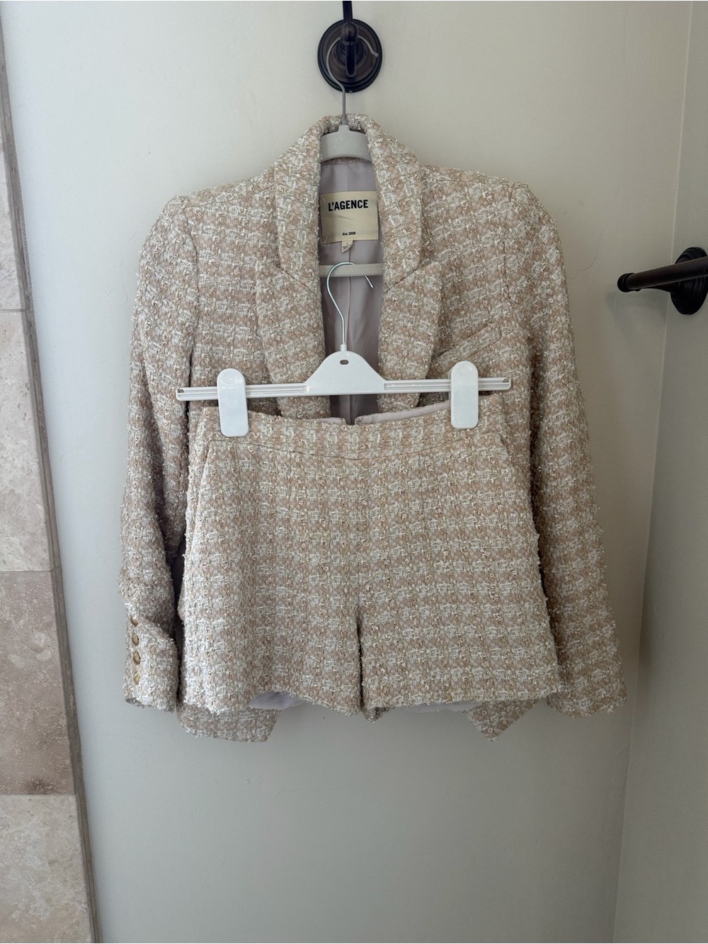 L'AGENCE Beige & White Tweed Double-Breasted Blazer and shorts !!